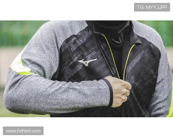 冬季训练中的足球明星时尚穿搭解析与潮流趋势探讨