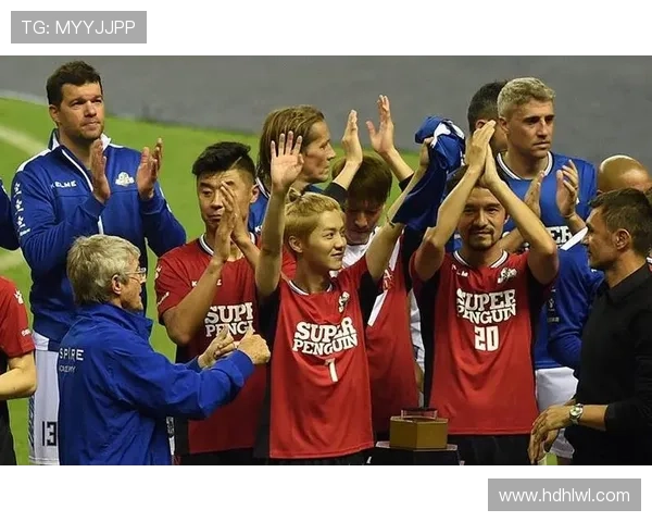 勒布朗与足球明星的跨界友谊与竞技精神的精彩碰撞