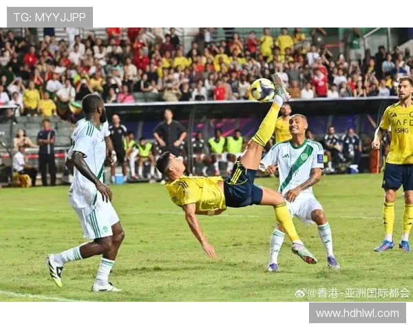 足球明星精彩瞬间集锦动作视频展现球场魅力与技巧