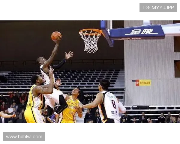 重庆篮球队在城市联赛中的状态分析与表现评估